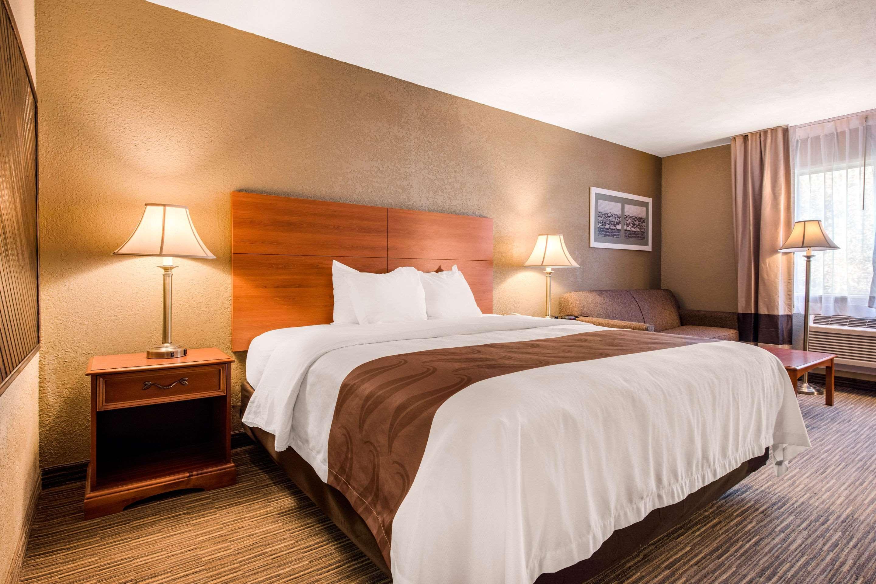 Quality Inn & Suites New Castle Exterior photo