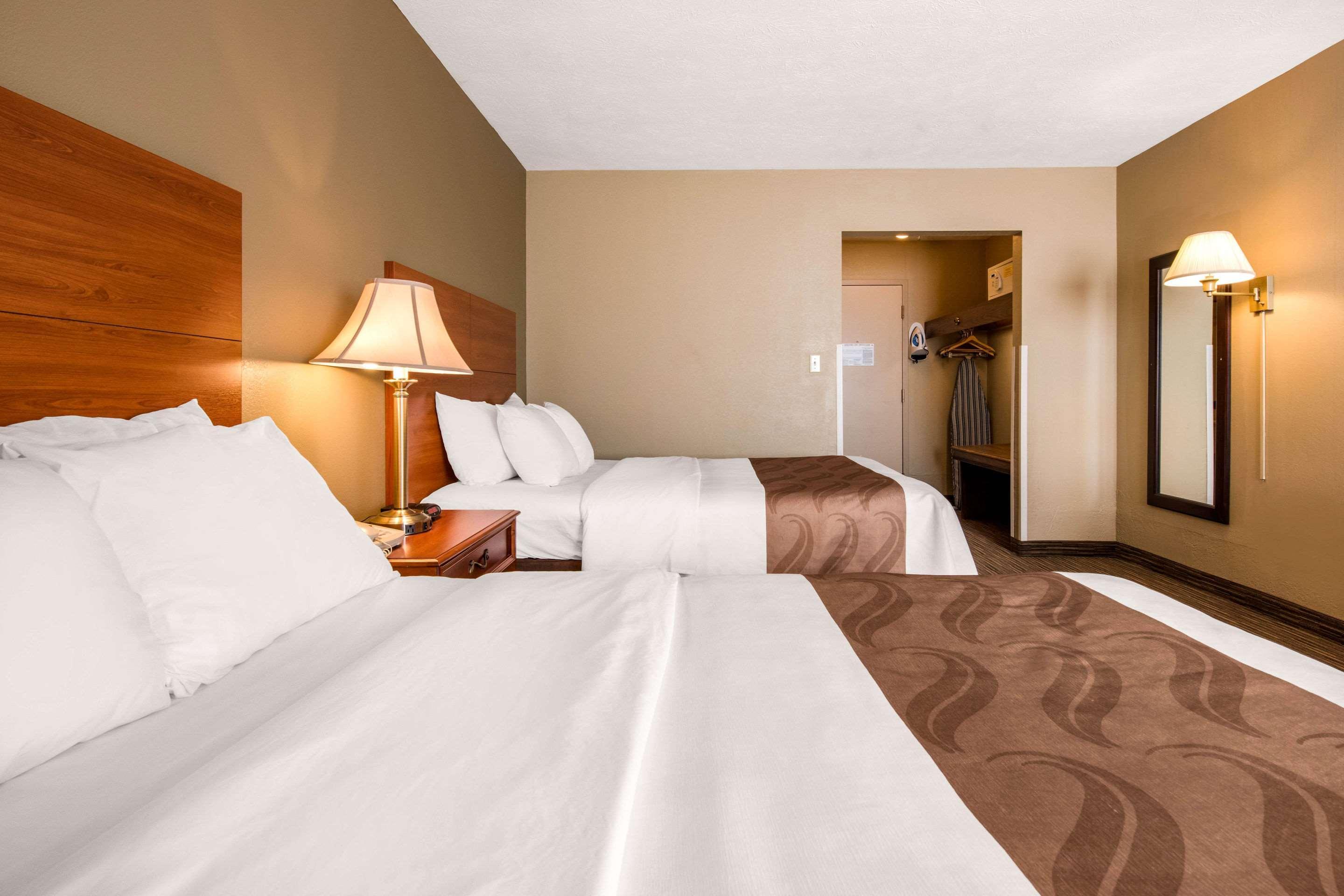 Quality Inn & Suites New Castle Exterior photo
