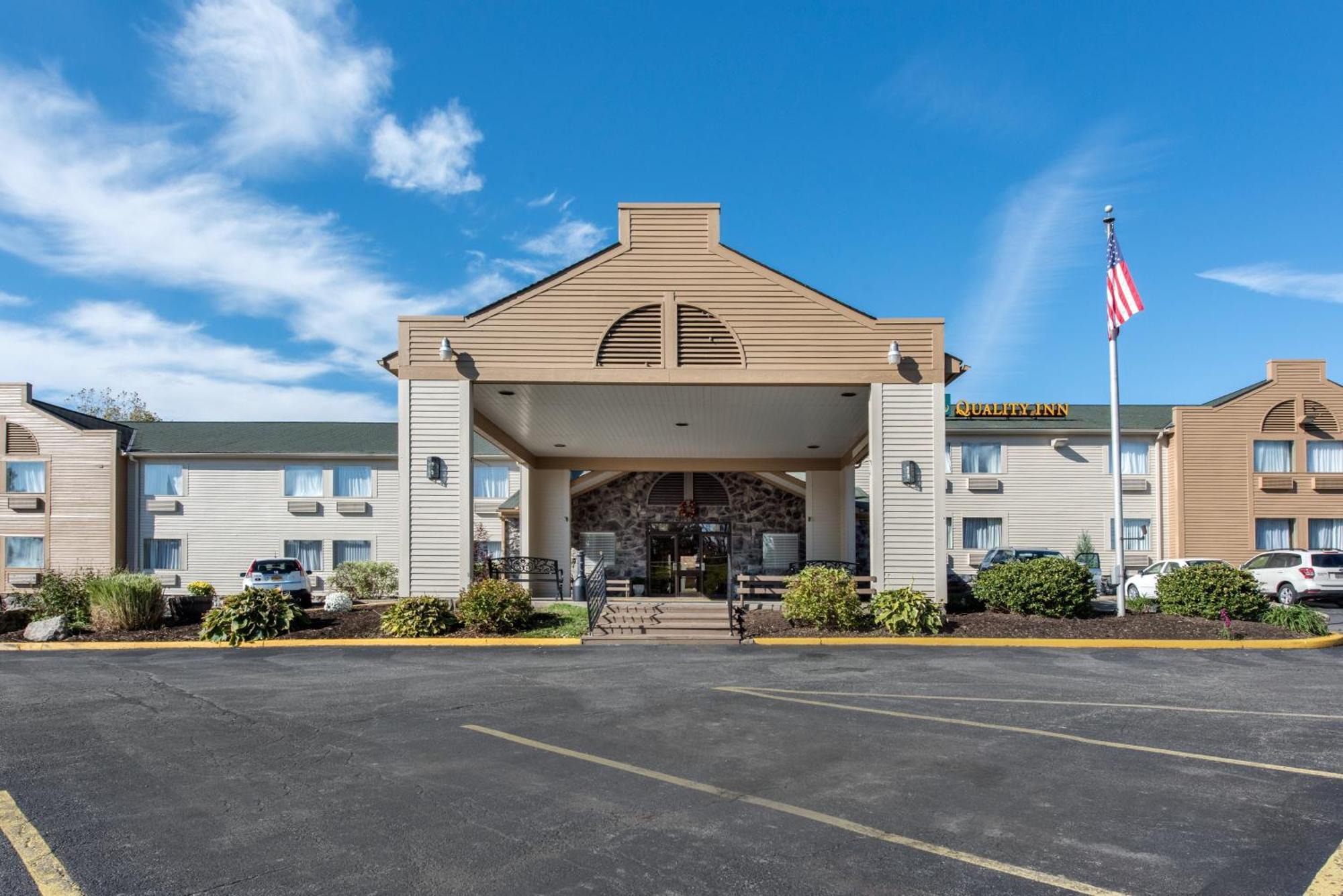 Quality Inn & Suites New Castle Exterior photo