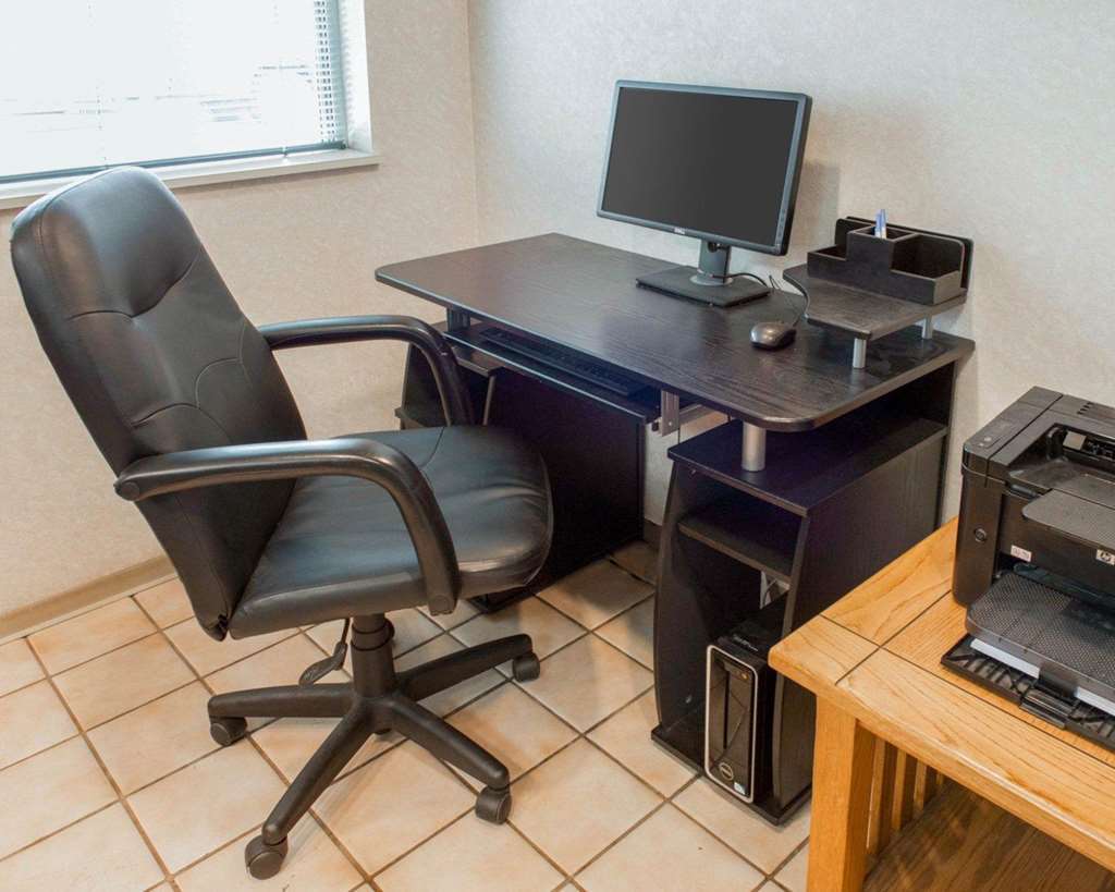 Quality Inn & Suites New Castle Facilities photo