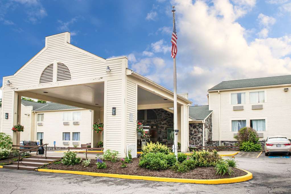 Quality Inn & Suites New Castle Exterior photo